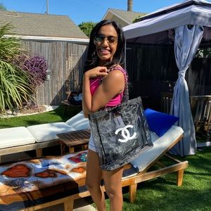 Gave as gift VIP Beauty tote with makeup pouch